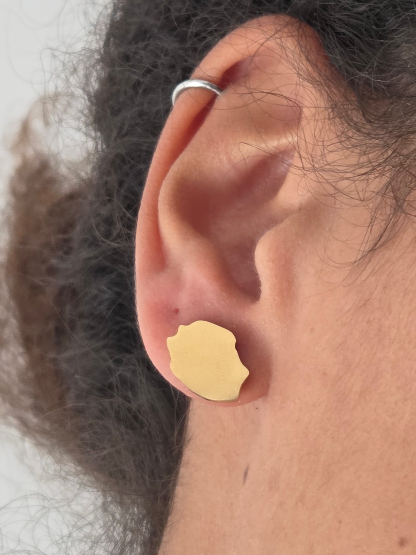Boucle d'oreille clous de La Réunion